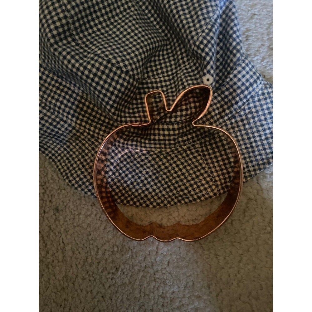 Vintage NY Copper APPLE Cookie Cutter Heavy 5 inches - Picture 3 of 5